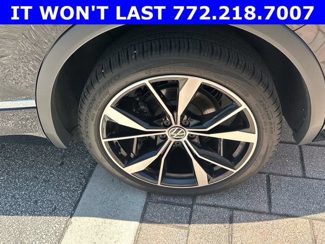 Used 2024 Volkswagen Tiguan SEL R-Line AWD/4WD image 11