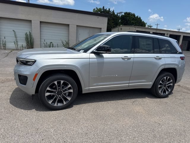 New 2025 Jeep Grand Cherokee Overland w/ Luxury Tech Group IV AWD/4WD image 3