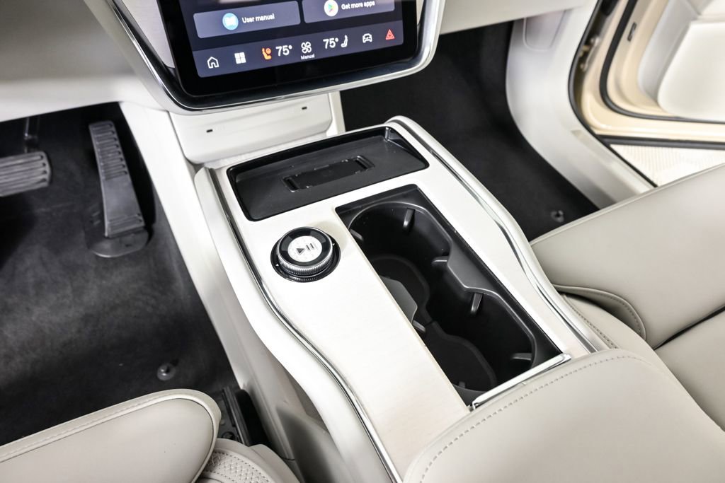 Certified 2025 Volvo EX90 Ultra AWD/4WD image 19