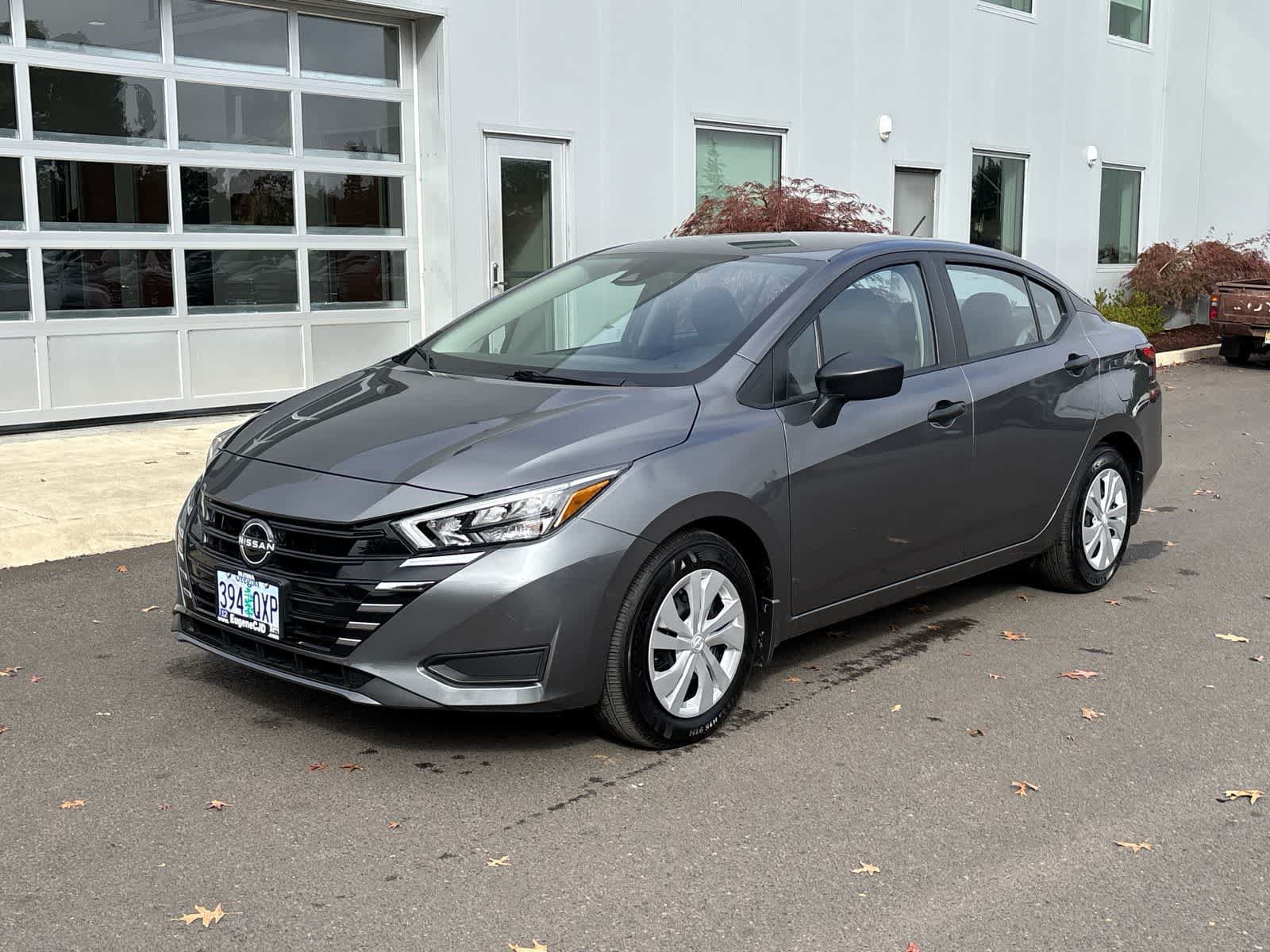 Used 2025 Nissan Versa S w/ Trunk Package FWD image 1