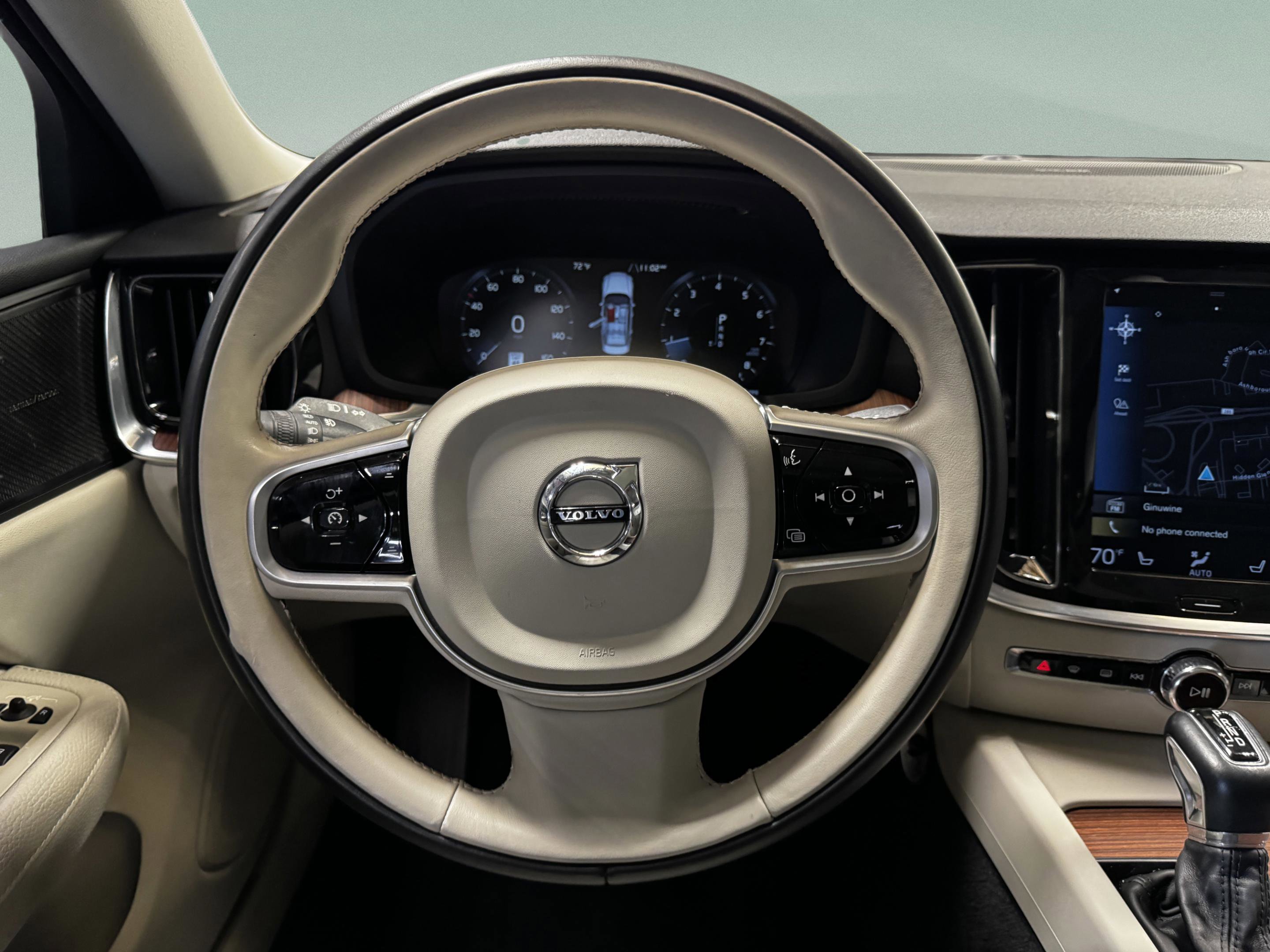 Used 2019 Volvo S60 T6 Momentum w/ Multimedia Package image 18