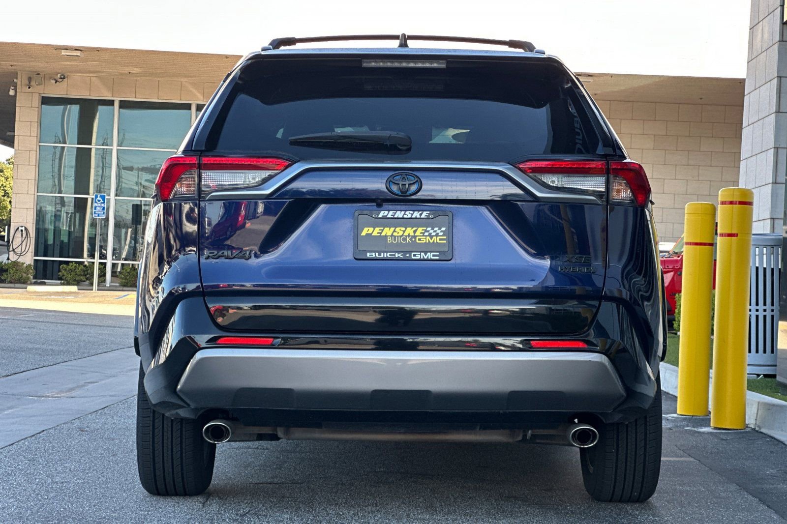 Used 2019 Toyota RAV4 XSE w/ XSE Weather Package image 5