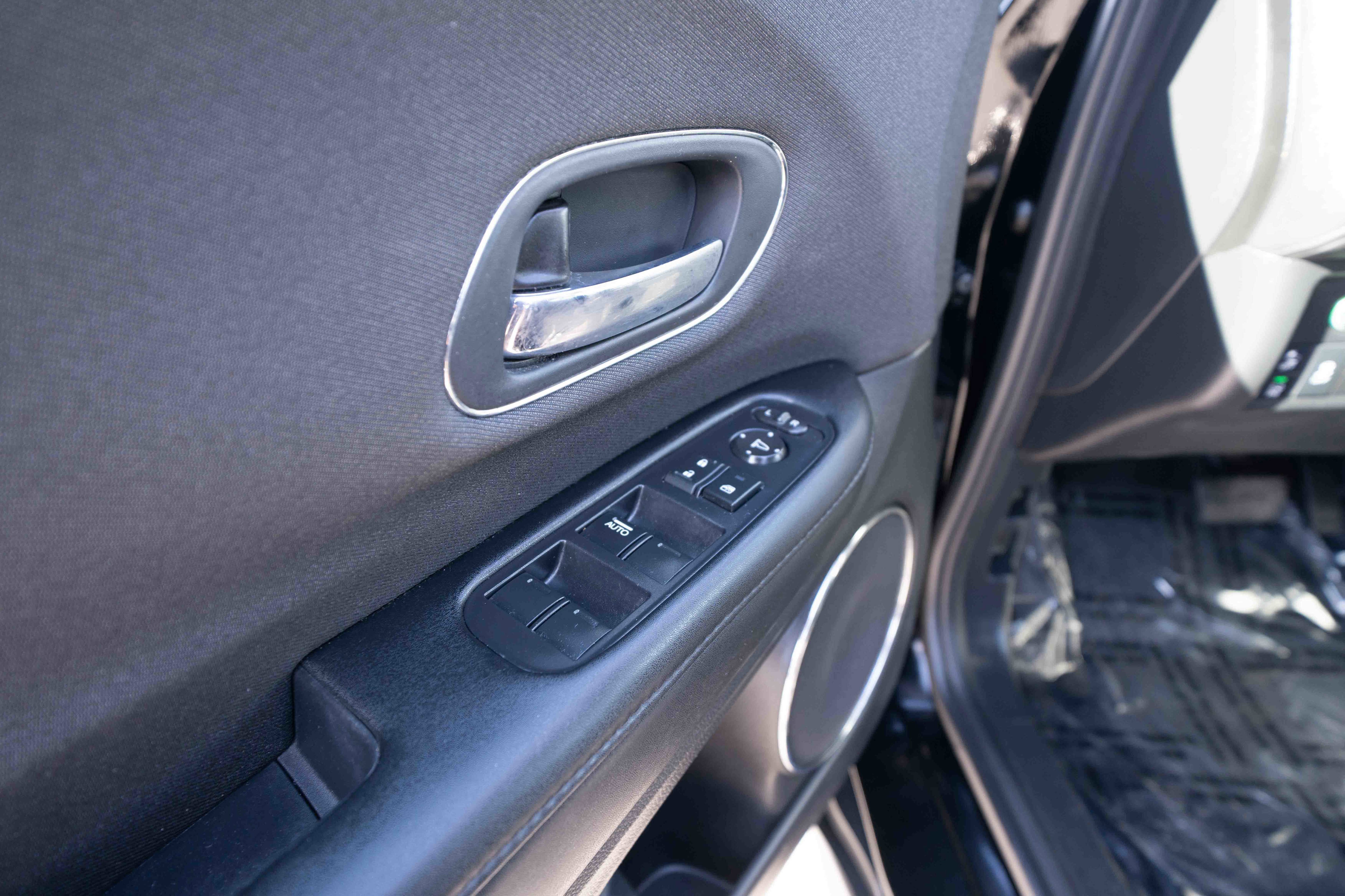 Used 2022 Honda HR-V EX image 7