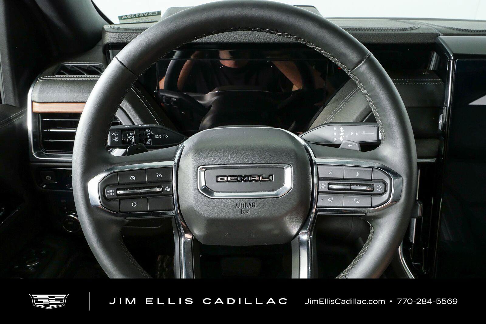 Used 2025 GMC Yukon XL Denali w/ Sun & Power Step Package AWD/4WD image 10
