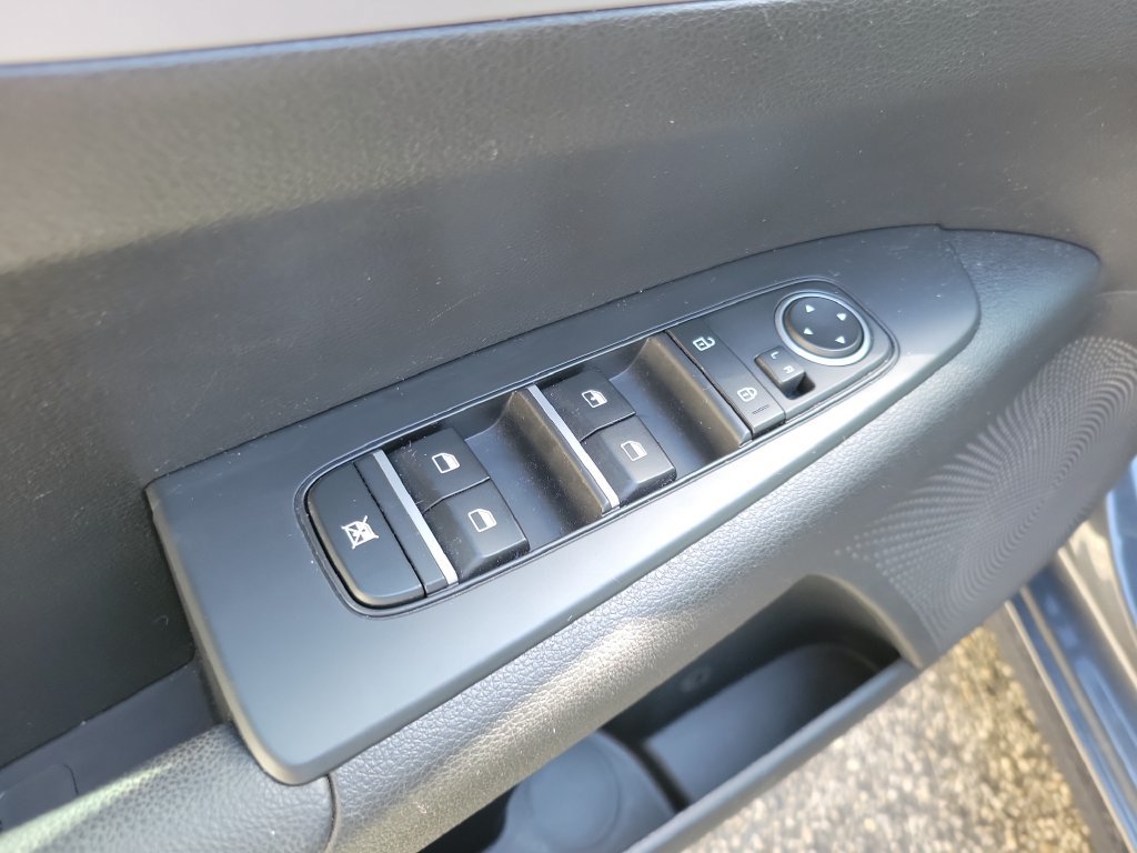 Certified 2024 Kia Forte LXS FWD image 17