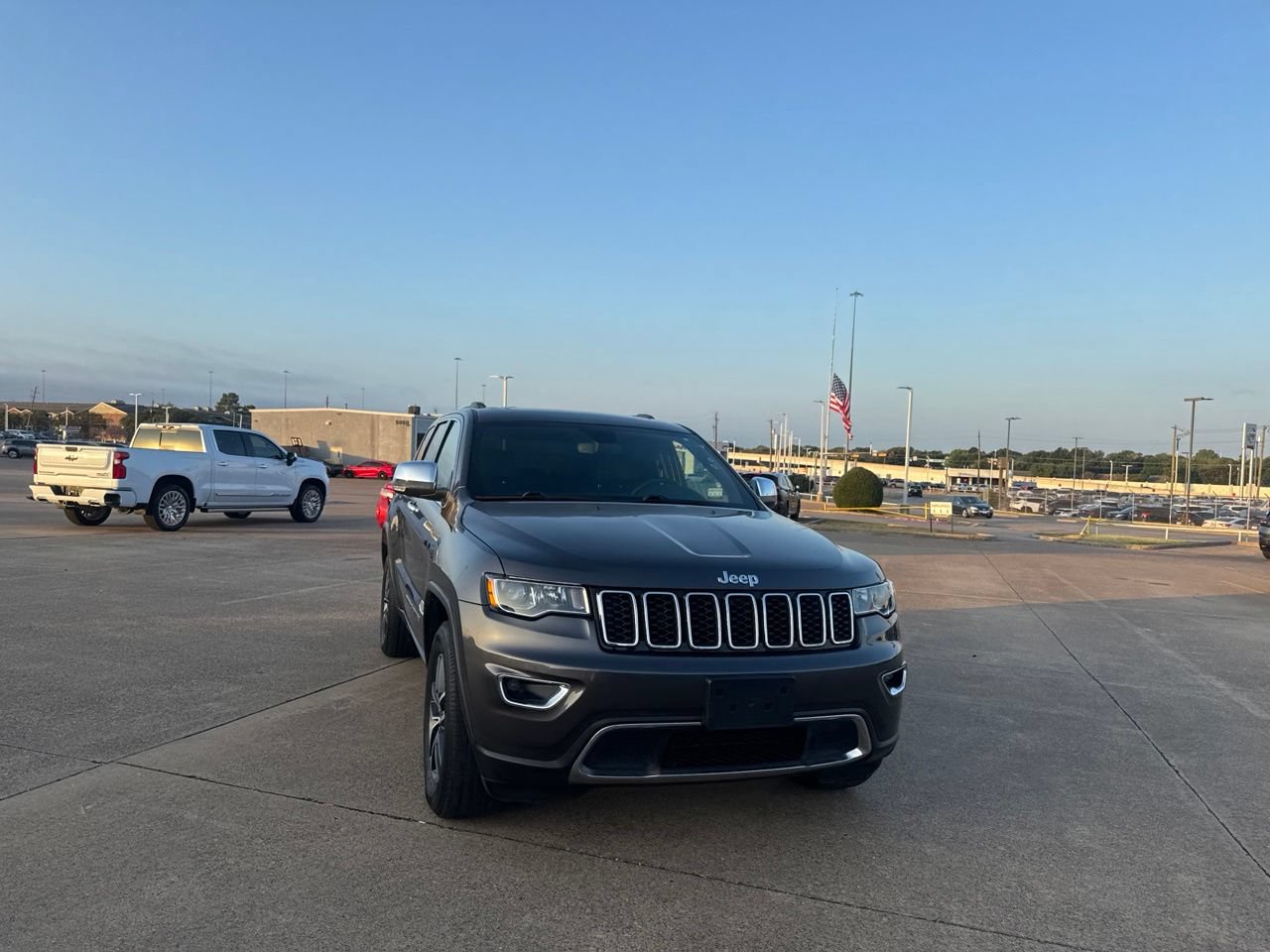 Used 2020 Jeep Grand Cherokee Limited AWD/4WD image 4