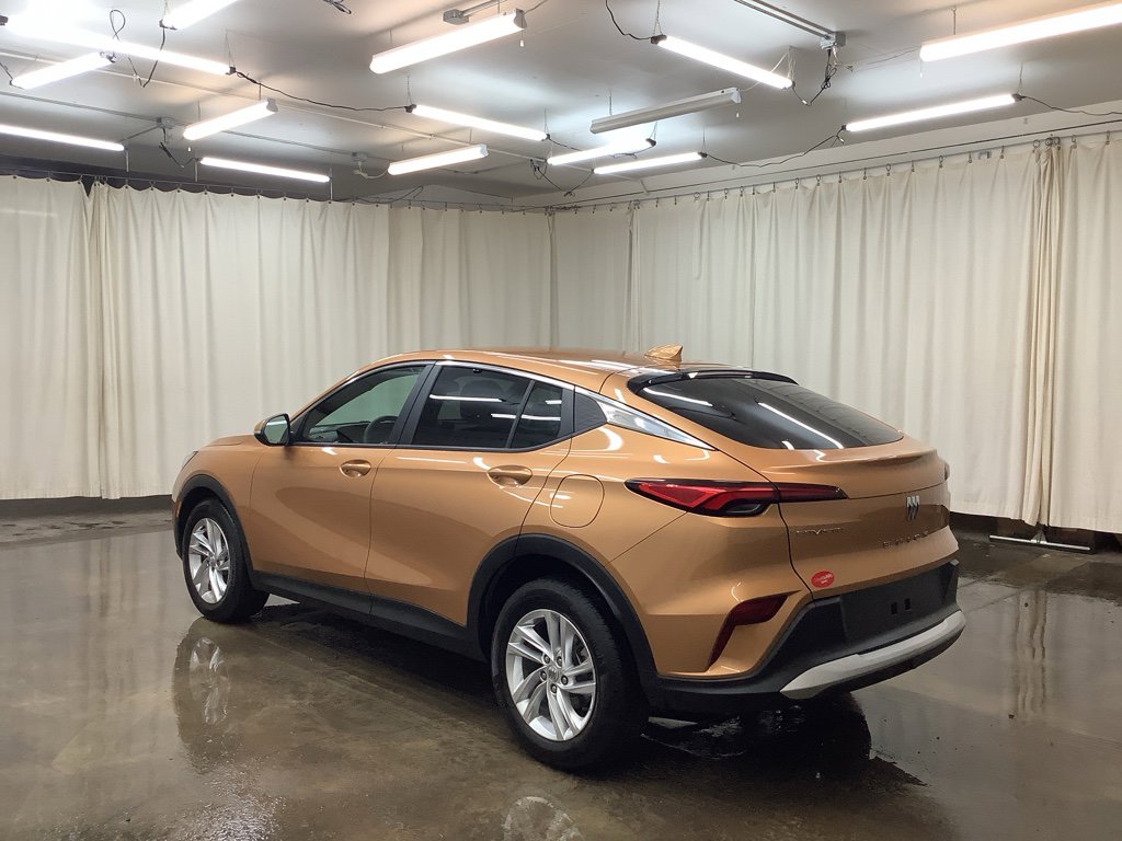 Used 2024 Buick Envista Preferred w/ Convenience II Package image 9