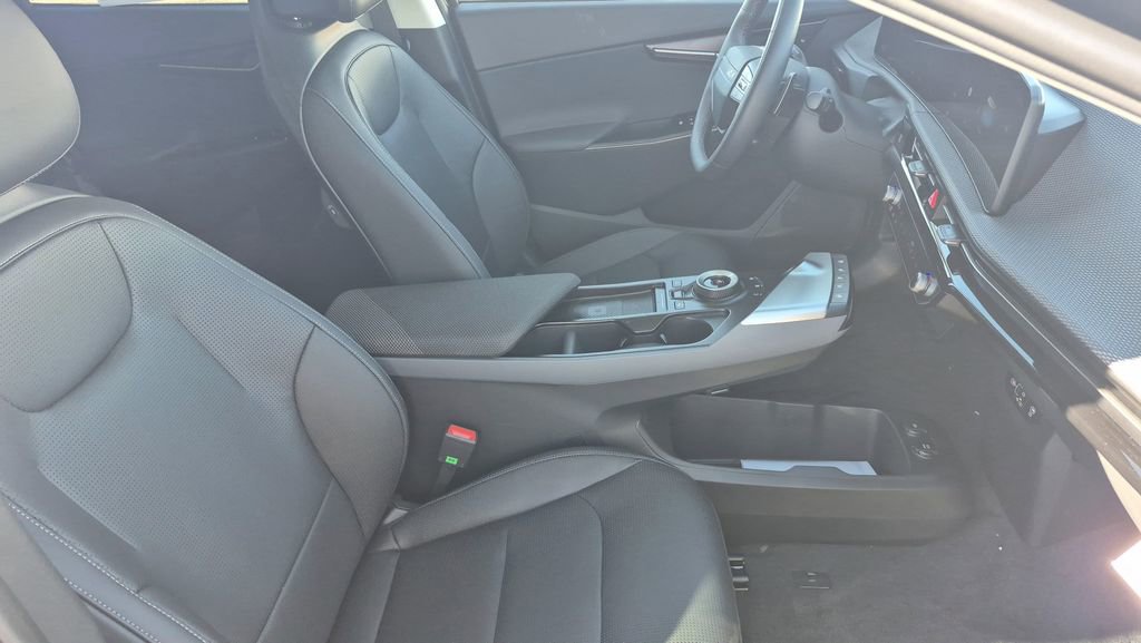 New 2025 Kia EV6 Wind image 16