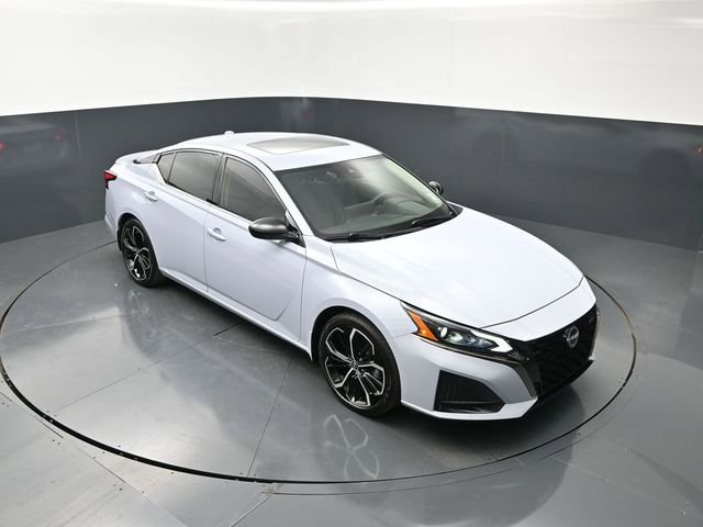Used 2023 Nissan Altima 2.5 SR w/ SR Premium Package FWD image 19