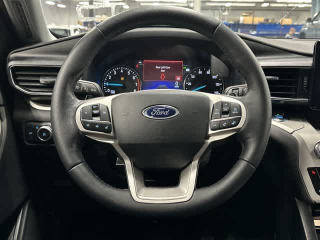 Used 2021 Ford Explorer XLT w/ Equipment Group 202A AWD/4WD image 15