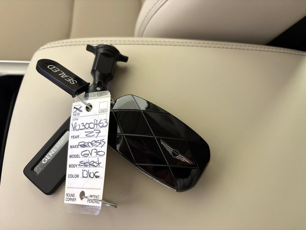 New 2027 Genesis GV70 2.5T Select AWD/4WD image 36