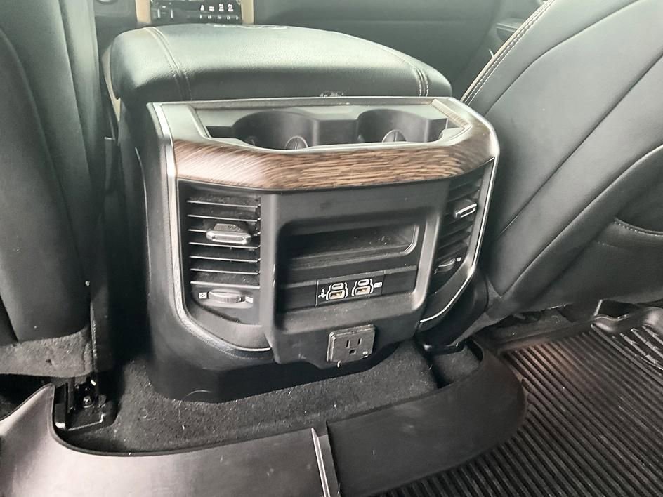 Used 2019 RAM 1500 Laramie AWD/4WD image 30