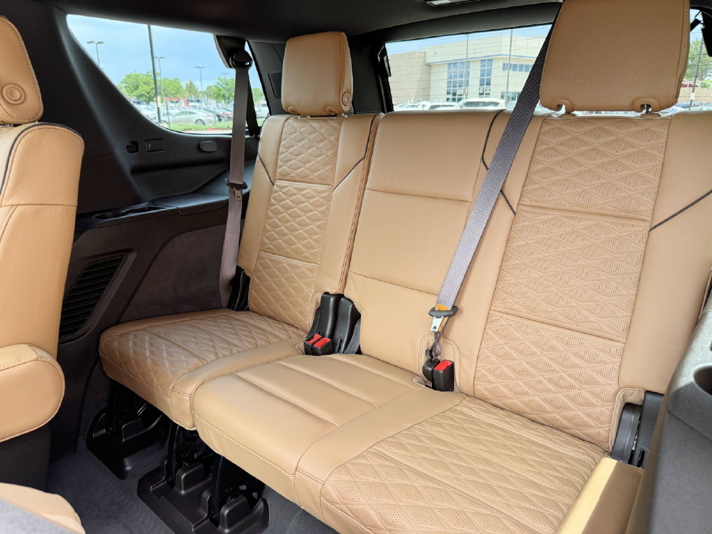 Used 2024 Cadillac Escalade Premium Luxury w/ LPO, Floor Liner Package AWD/4WD image 31