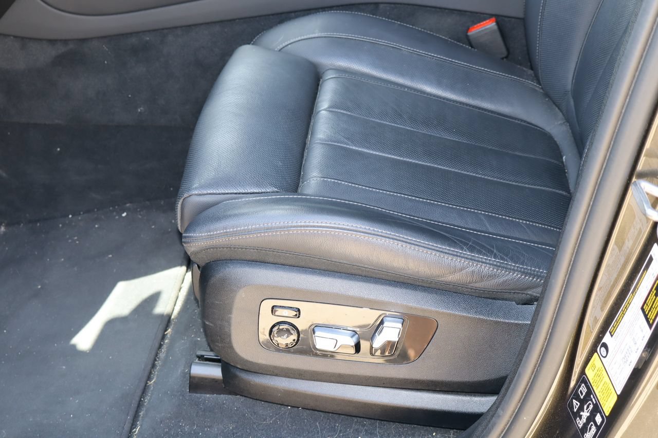Used 2022 BMW X6 xDrive40i w/ Executive Package AWD/4WD image 14