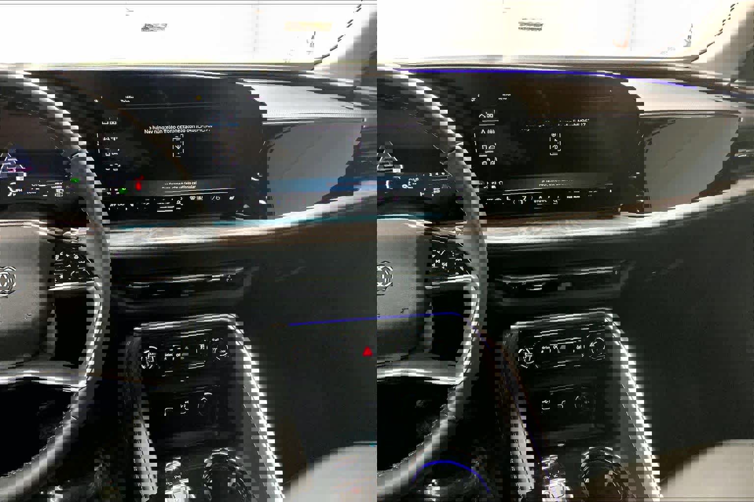 Used 2025 Audi Q5 Premium Plus w/ Premium Plus image 9