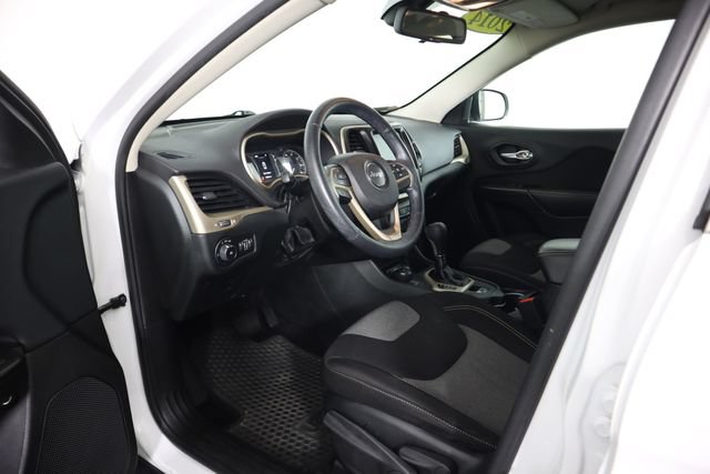 Used 2014 Jeep Cherokee Latitude w/ Cold Weather Group AWD/4WD image 27