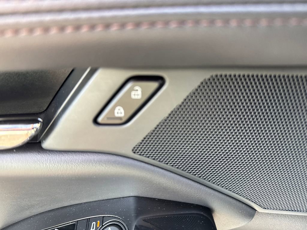 Used 2023 MAZDA MAZDA3 s FWD image 14