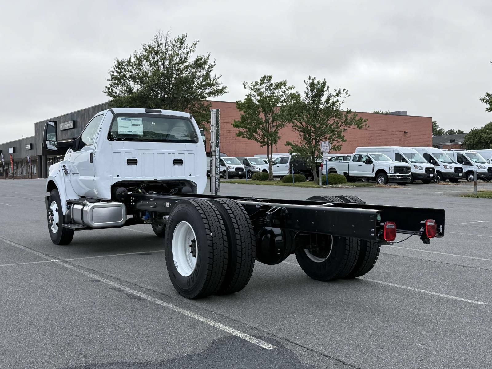 New 2025 Ford F750 2WD Regular Cab Super Duty image 4