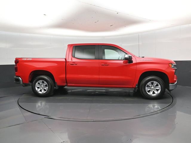 Used 2025 Chevrolet Silverado 1500 LT AWD/4WD image 2