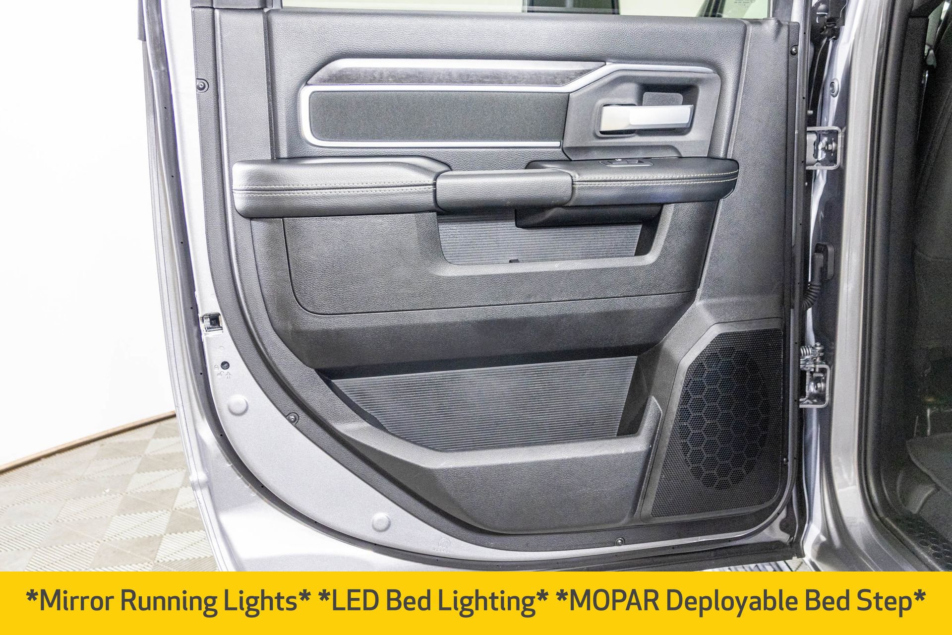 Used 2024 RAM 2500 Big Horn w/ Safety Group image 31