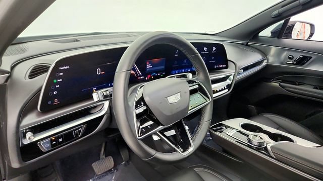Used 2024 Cadillac Lyriq Tech RWD image 47