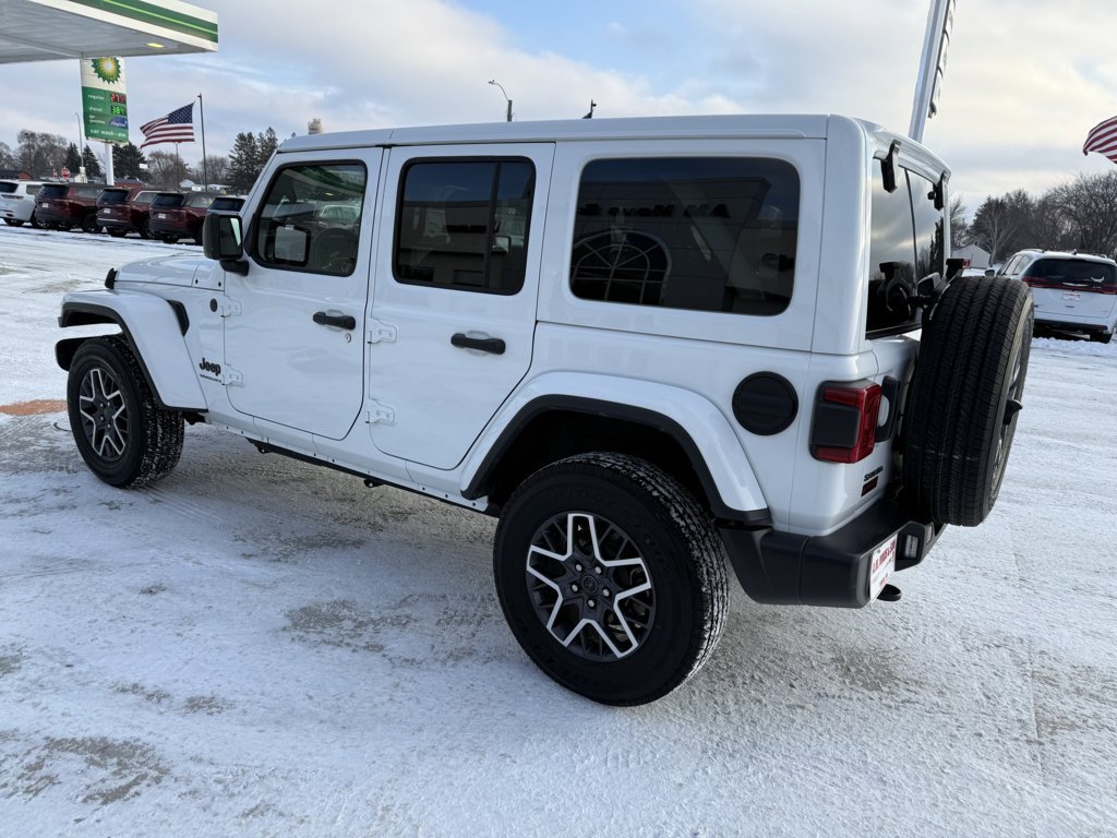Used 2025 Jeep Wrangler Unlimited Sahara AWD/4WD image 6
