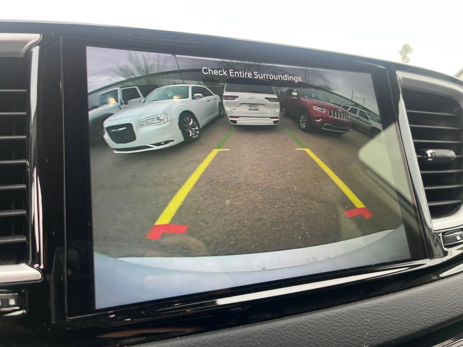 Certified 2023 Chrysler Pacifica Touring-L image 26