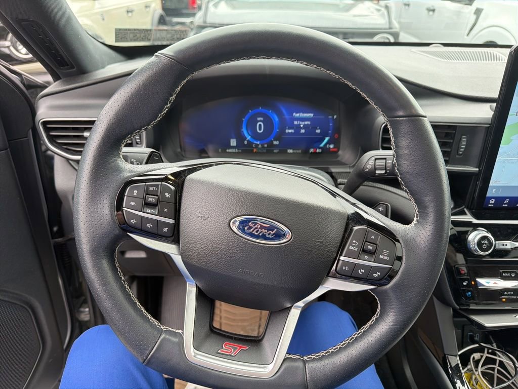 Used 2022 Ford Explorer ST w/ Equipment Group 401A image 8