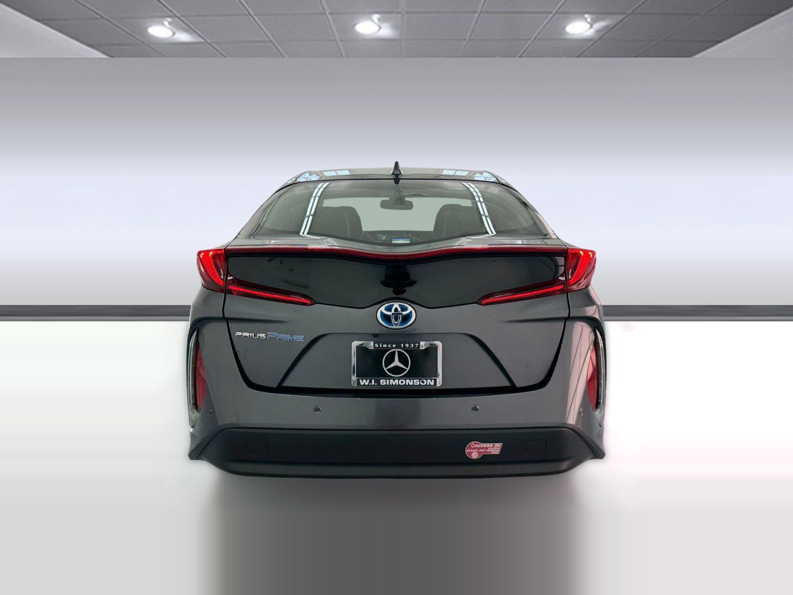 Used 2017 Toyota Prius Prime Advanced FWD image 9