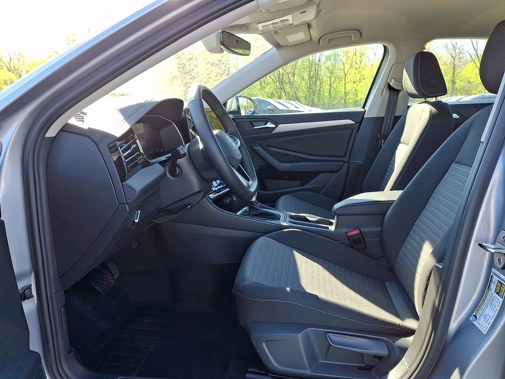 Used 2025 Volkswagen Jetta S image 13