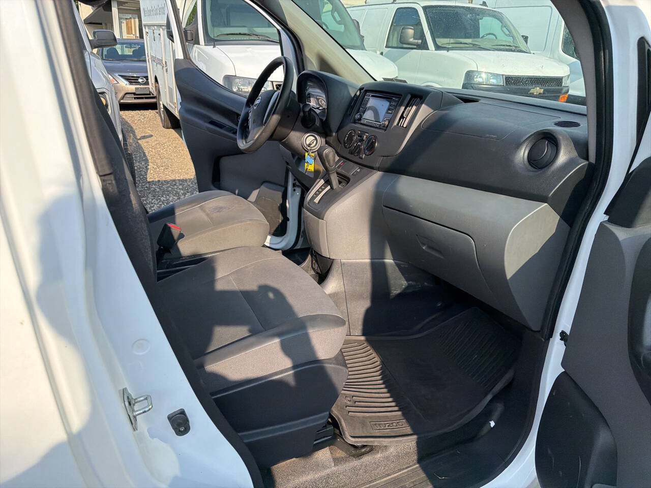 Used 2018 Nissan NV200 S FWD image 18