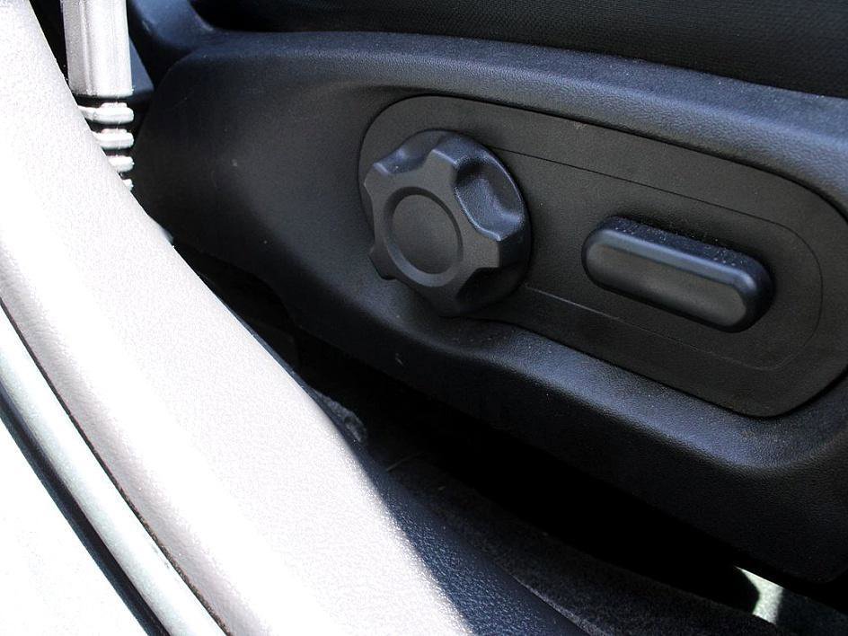 Used 2014 Ford Taurus SEL w/ Equipment Group 201A image 27