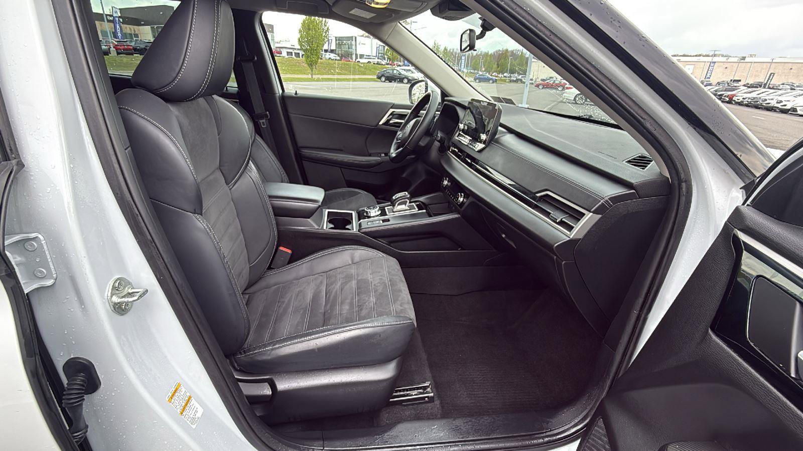 Used 2022 Mitsubishi Outlander SE AWD/4WD image 17