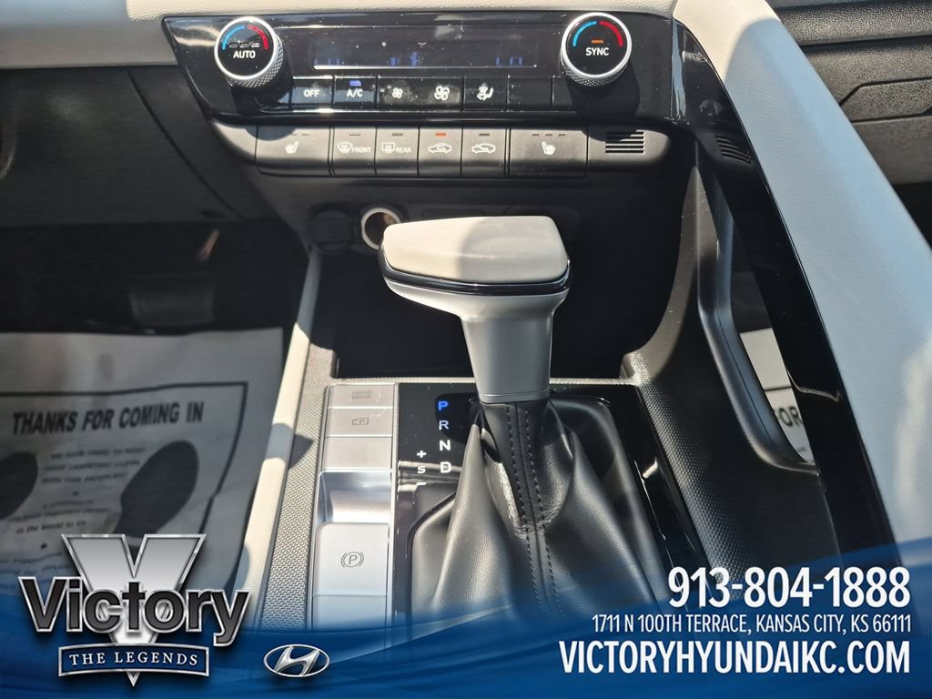 Used 2025 Hyundai Elantra Limited FWD image 18