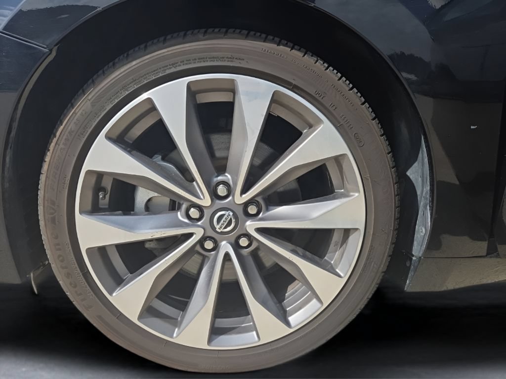 Used 2022 Nissan Maxima Platinum w/ Sport Mat Group FWD image 26