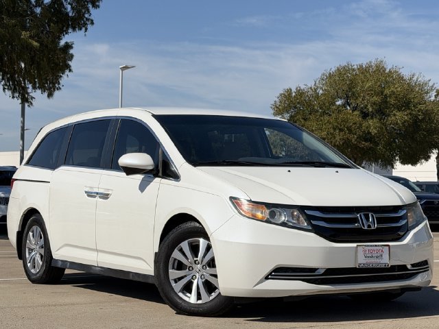 Used 2017 Honda Odyssey SE image 2