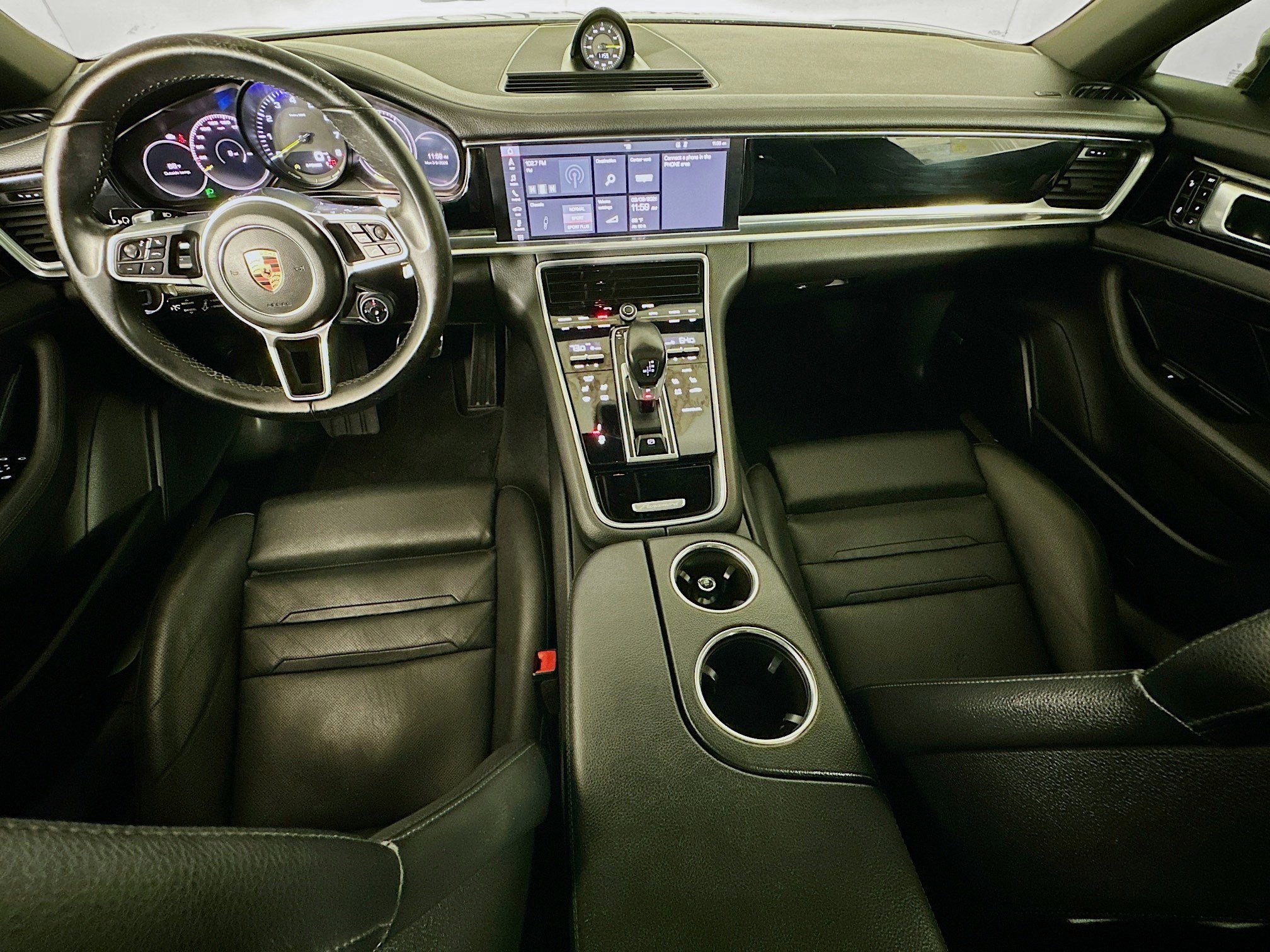 Used 2018 Porsche Panamera 4 image 19