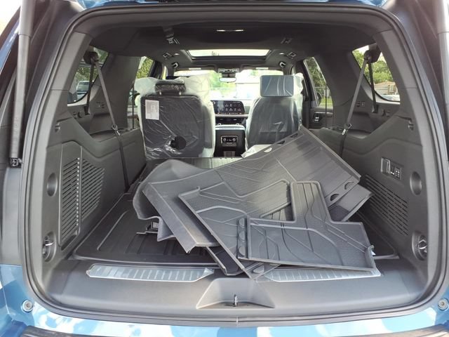 New 2026 Chevrolet Suburban High Country AWD/4WD image 10