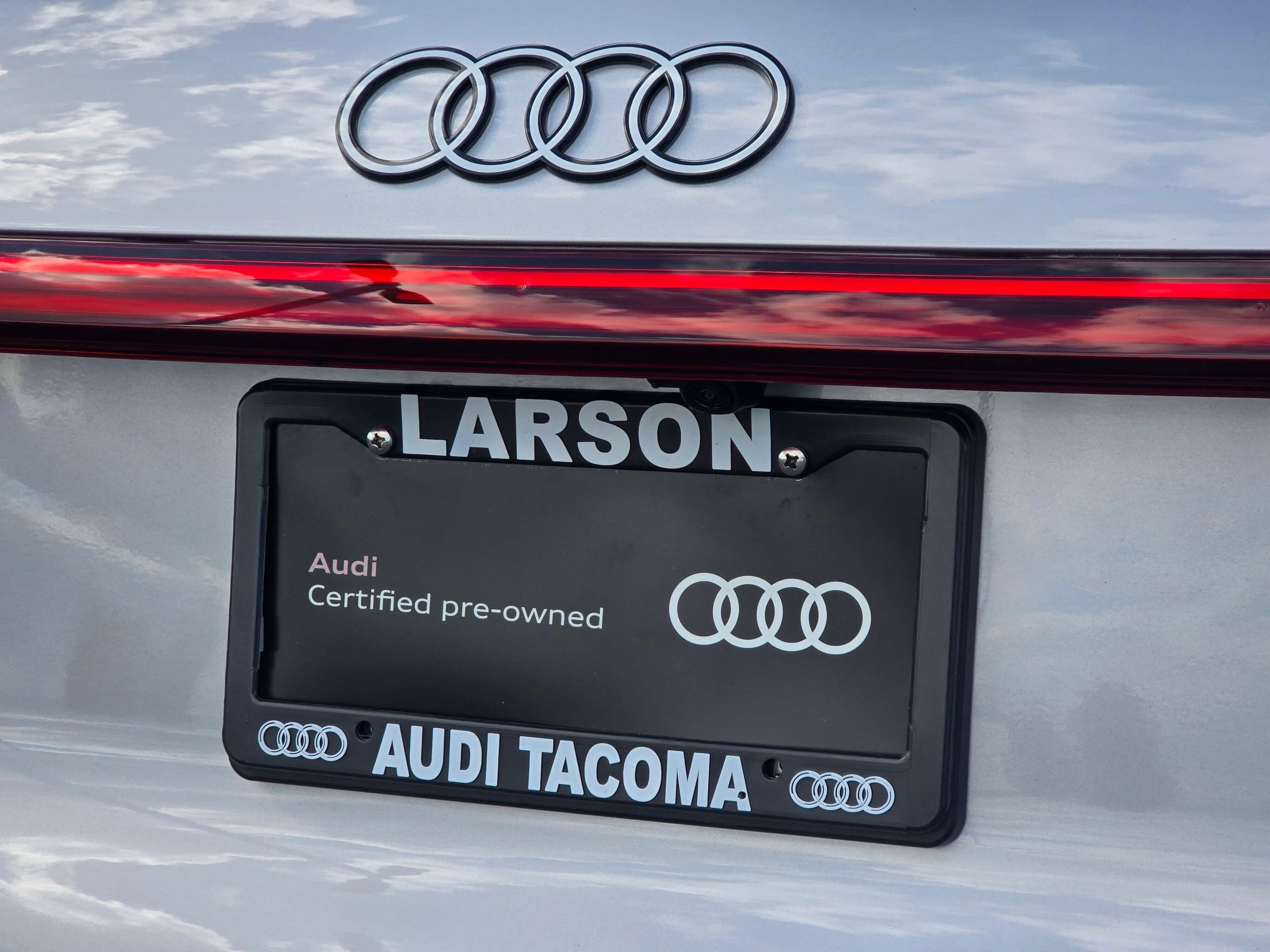 Used 2020 Audi Q8 Prestige w/ Prestige Package AWD/4WD image 32