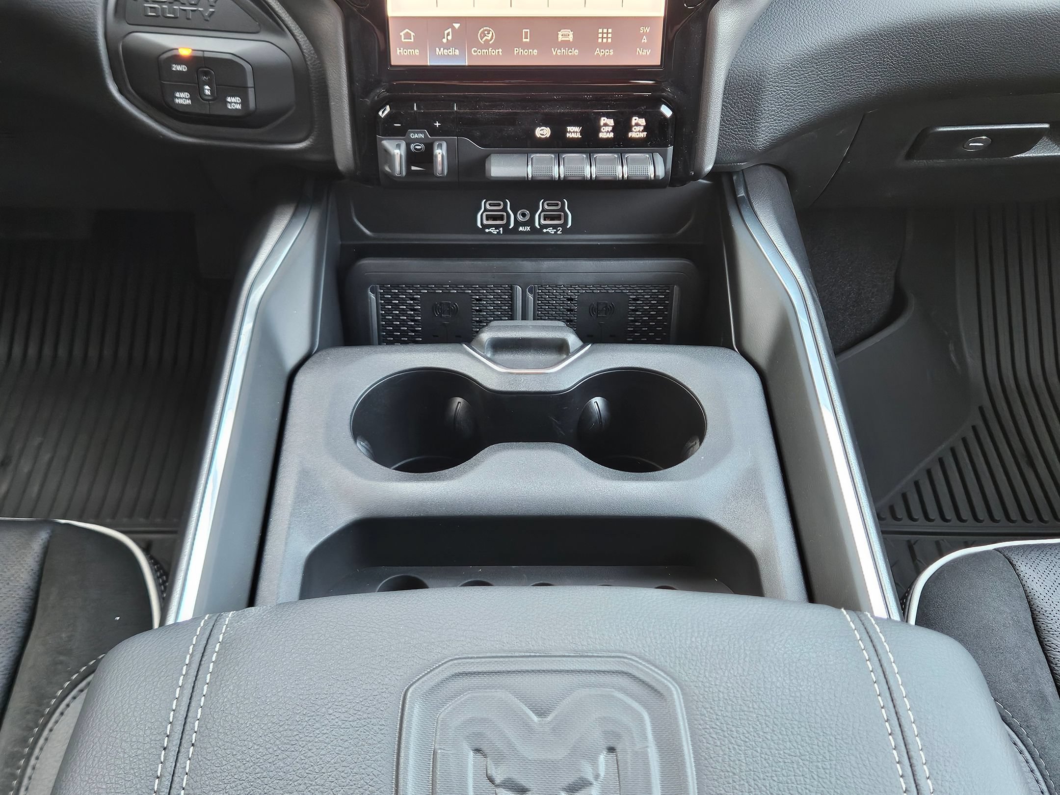 New 2026 RAM 2500 Laramie w/ Night Edition AWD/4WD image 10