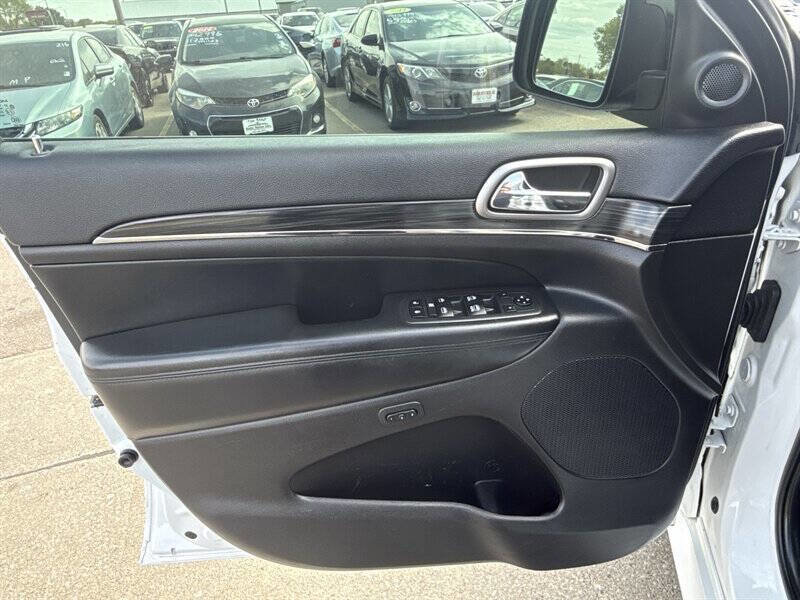 Used 2019 Jeep Grand Cherokee Limited X AWD/4WD image 13