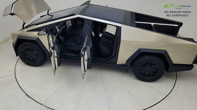 Used 2024 Tesla Cybertruck AWD Crew Cab image 81