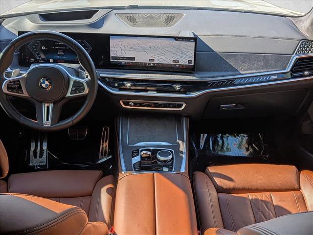 Certified 2025 BMW X7 M60i AWD/4WD image 19