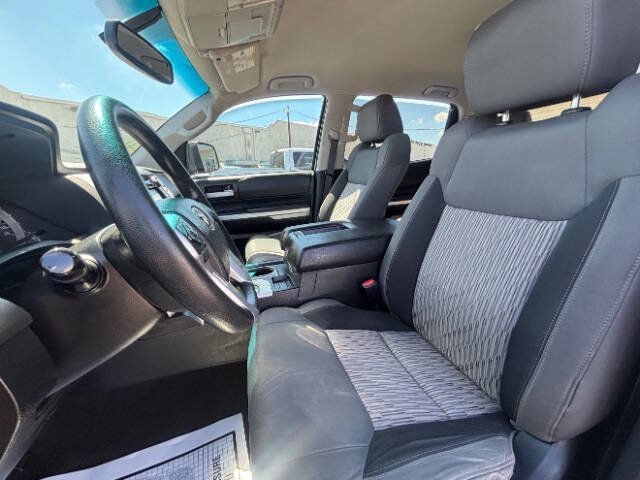 Used 2016 Toyota Tundra SR5 w/ SR5 Upgrade Package RWD image 19