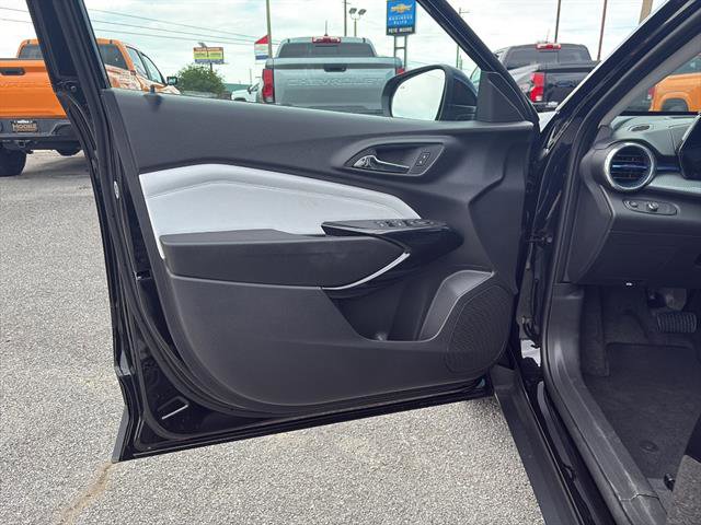 New 2026 Chevrolet Trax LT w/ Driver Confidence Package FWD image 25