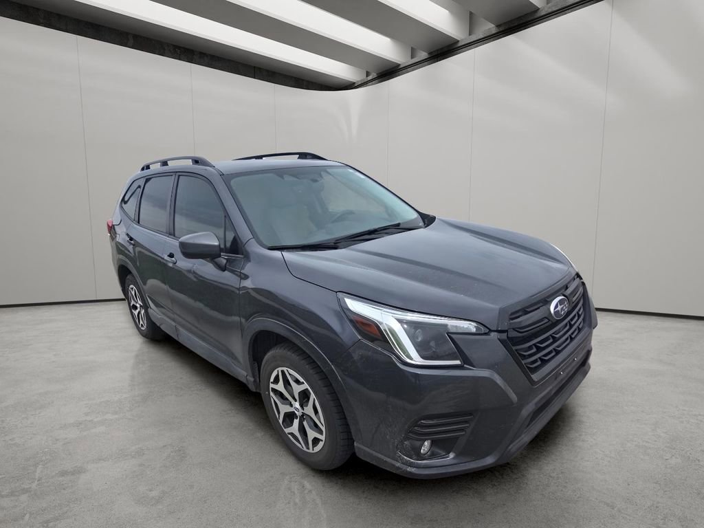 Used 2024 Subaru Forester Premium image 7
