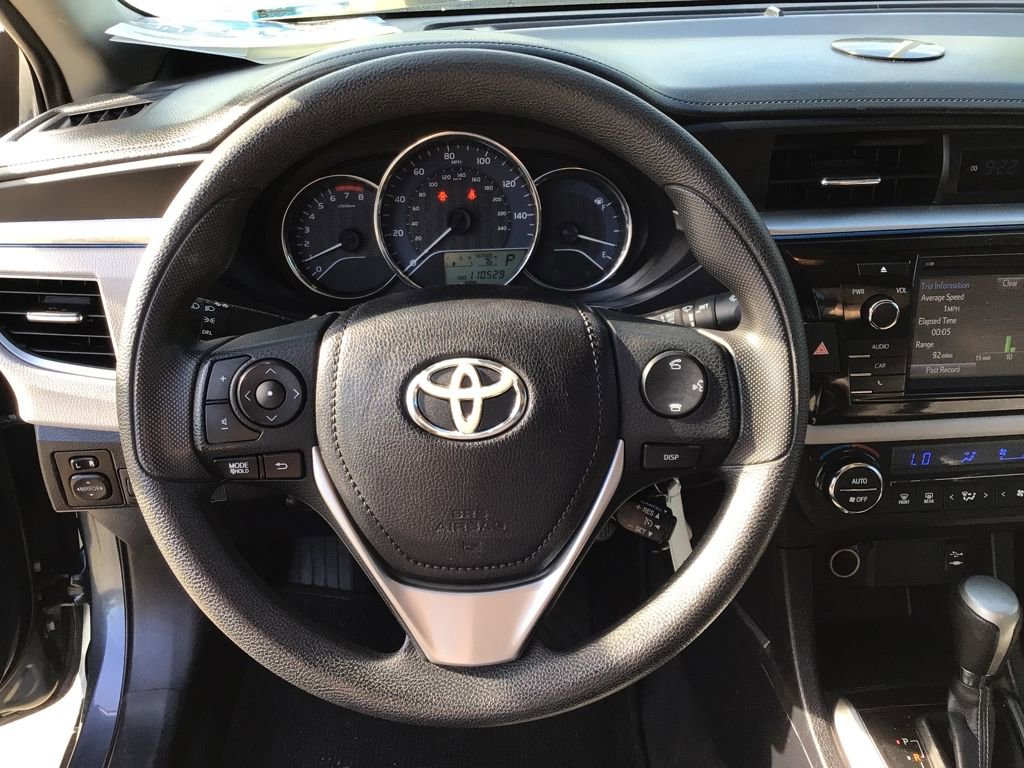 Used 2015 Toyota Corolla LE FWD image 18