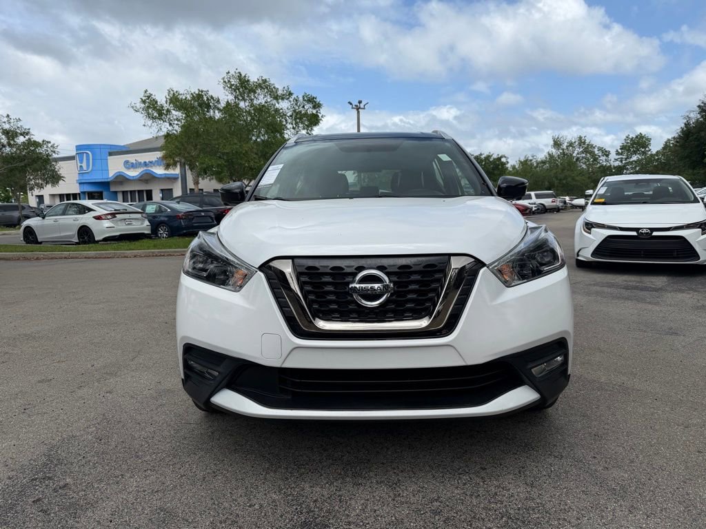 Used 2019 Nissan Kicks SR w/ SR Premium Package image 2