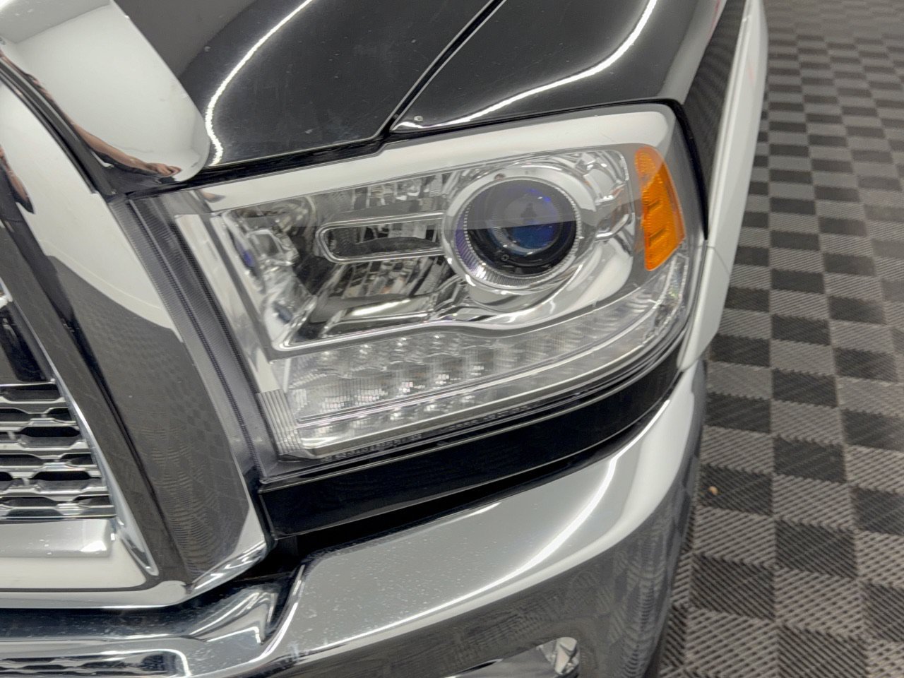 Used 2014 RAM 3500 Laramie w/ Convenience Group AWD/4WD image 12