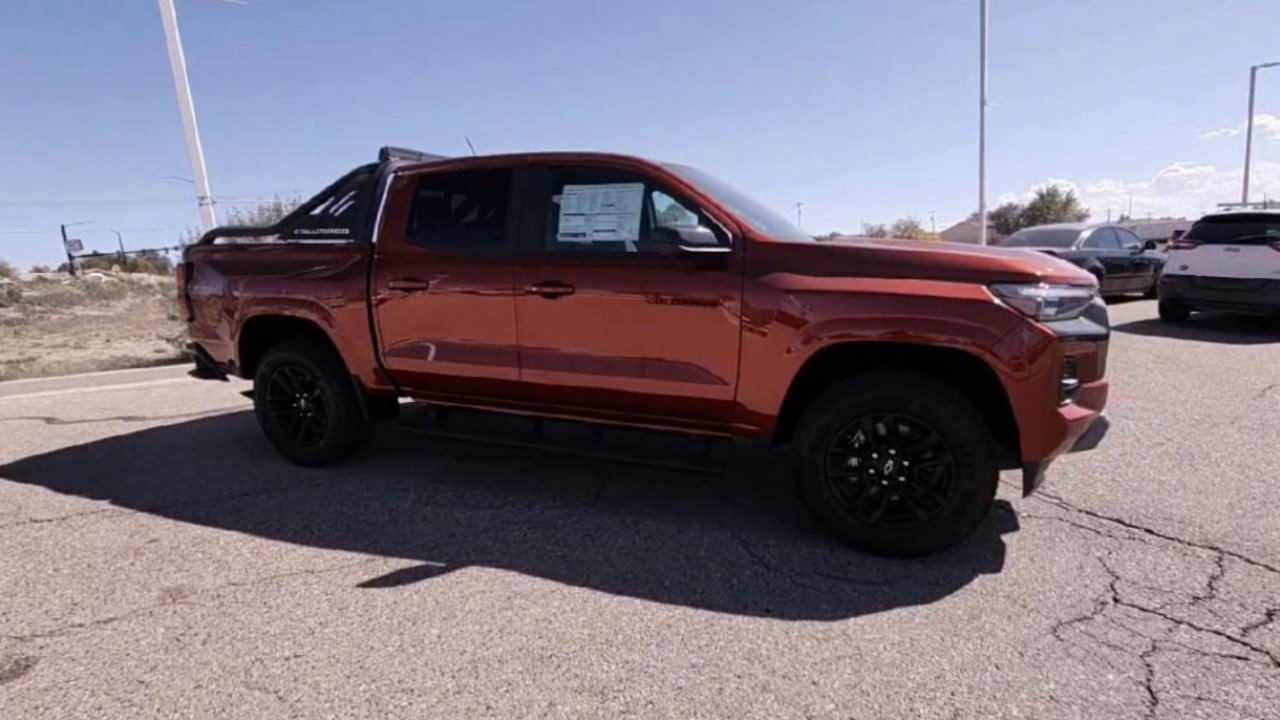 New 2025 Chevrolet Colorado Z71 w/ Midnight Edition image 2